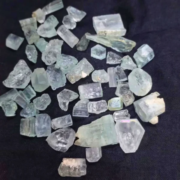 rough aquamarine gemstone